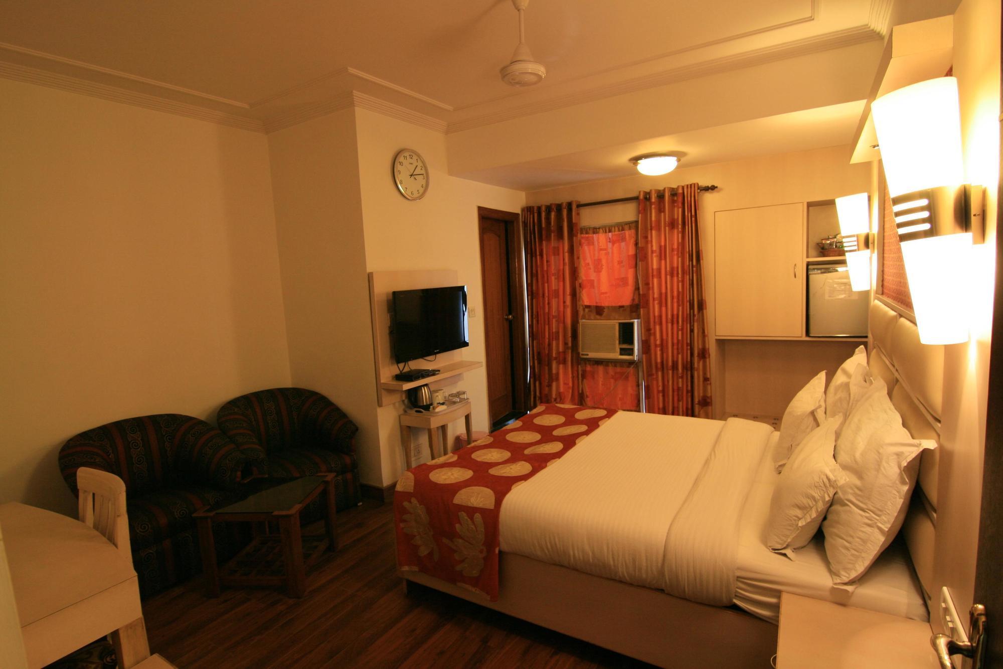 Hotel Sri Nanak Continental Delhi  Zimmer foto